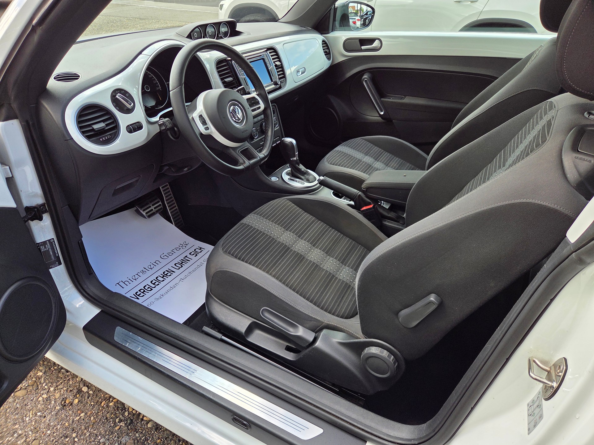 VW Beetle 2.0 TSI BMT Sport DSG-image-11