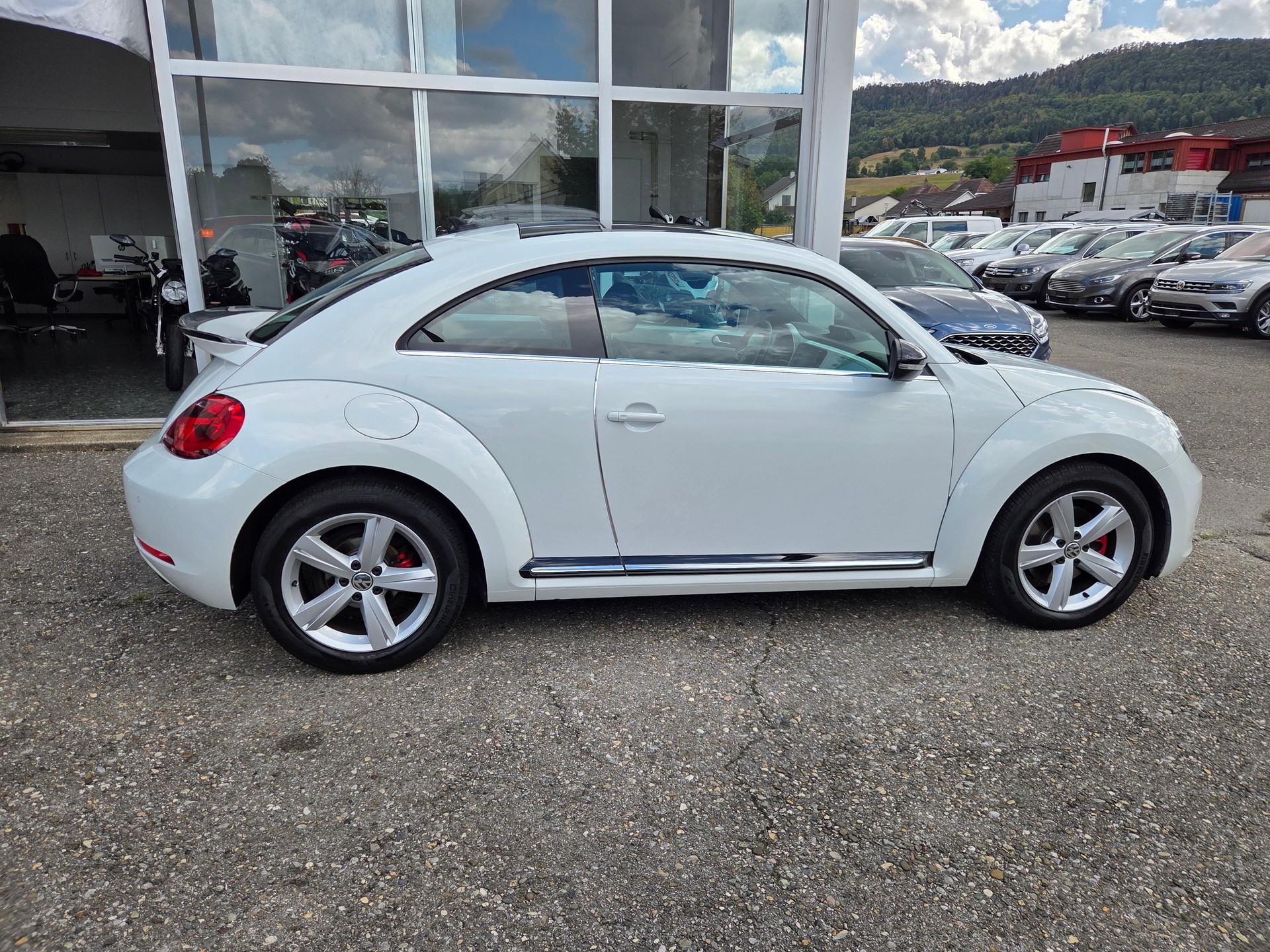 VW Beetle 2.0 TSI BMT Sport DSG-image-10