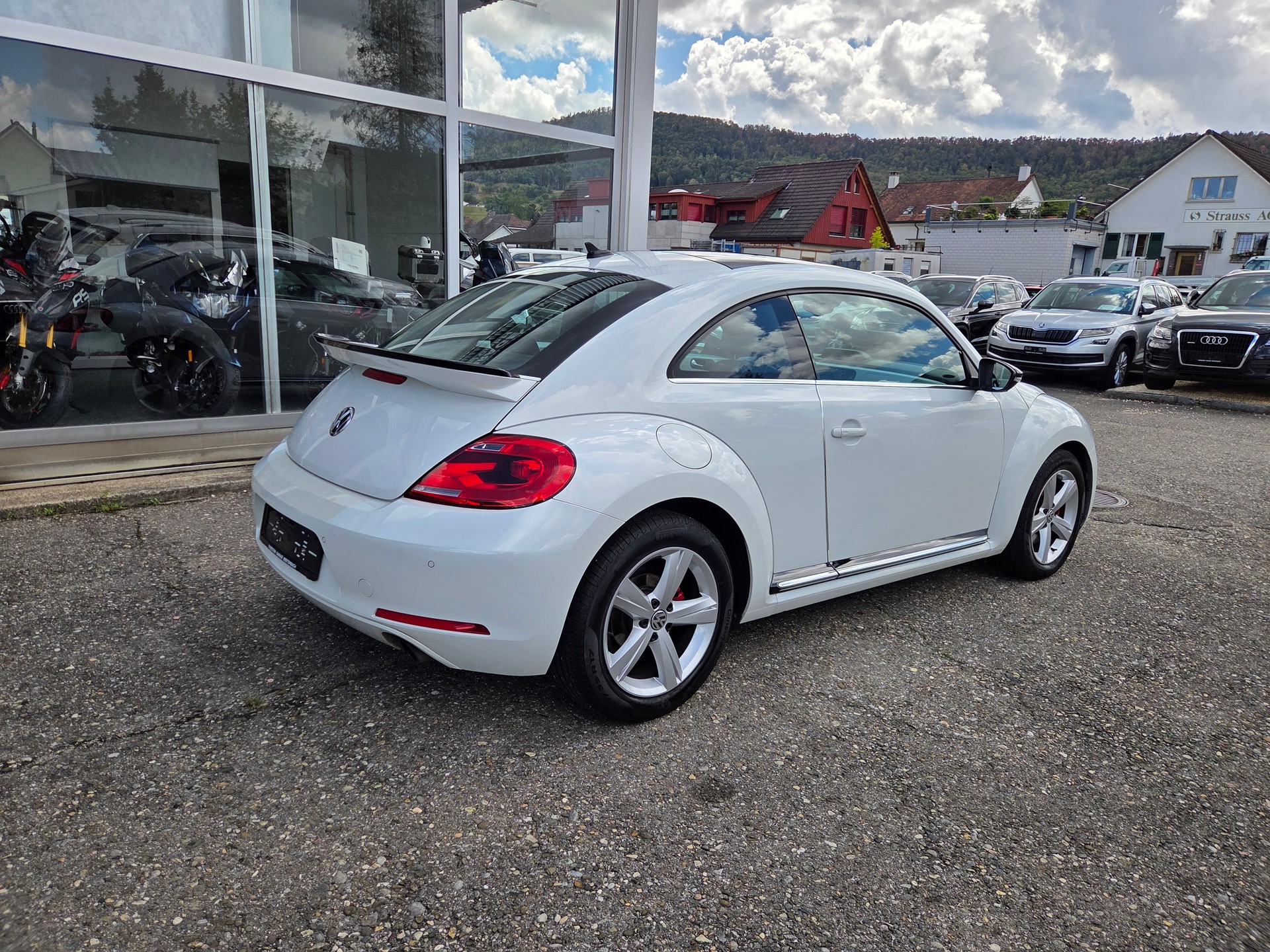 VW Beetle 2.0 TSI BMT Sport DSG-image-9