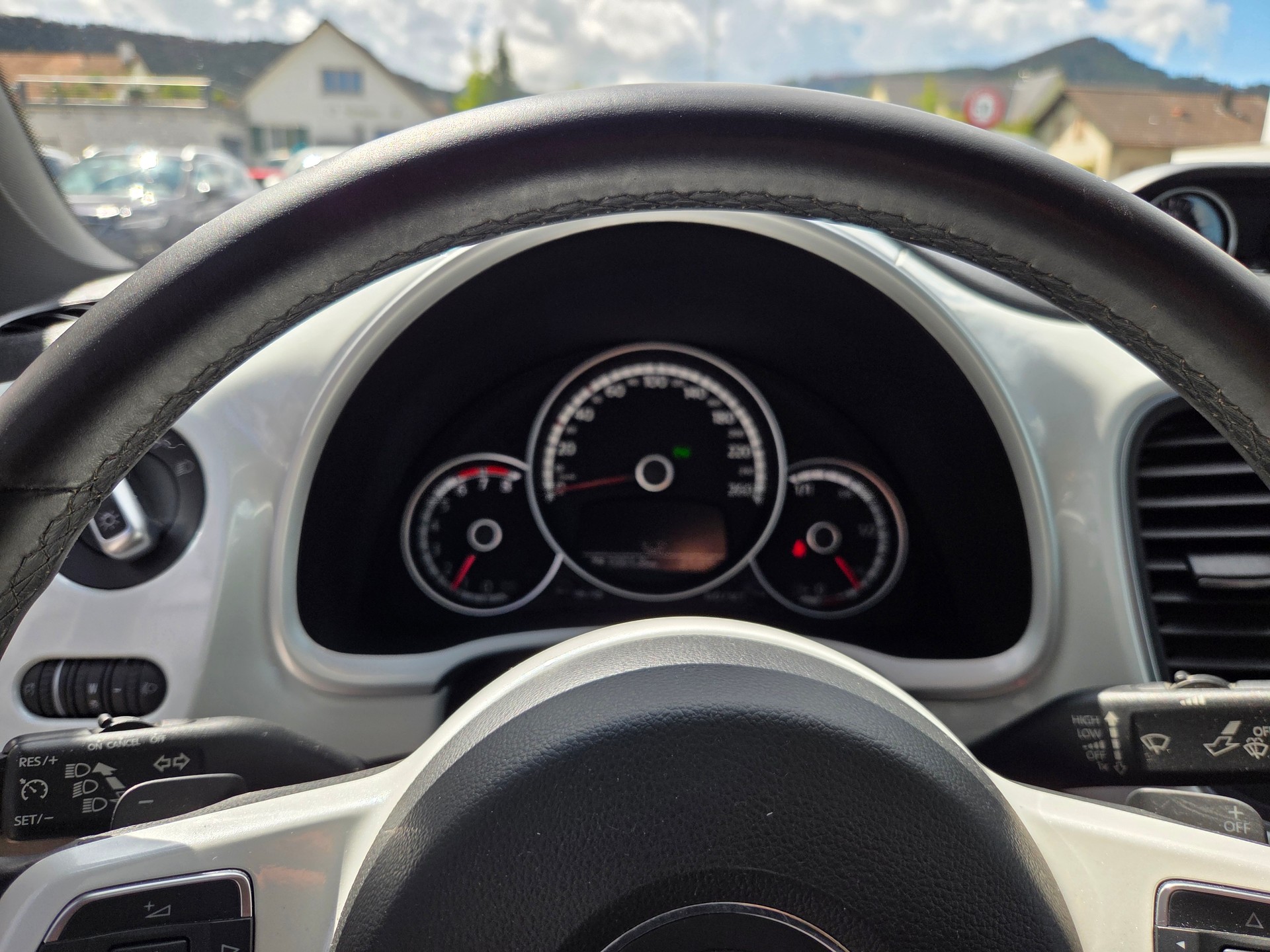 VW Beetle 2.0 TSI BMT Sport DSG-image-18