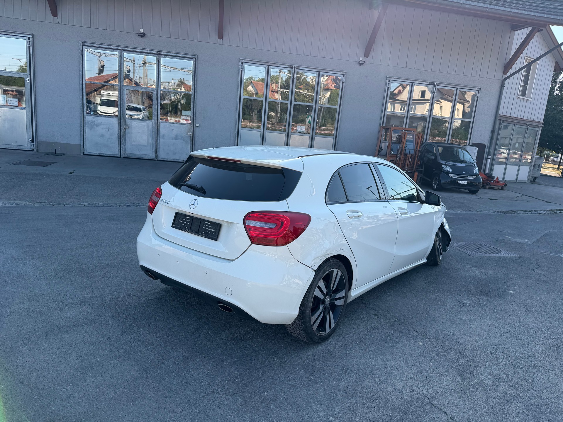 MERCEDES-BENZ A 200-image-5