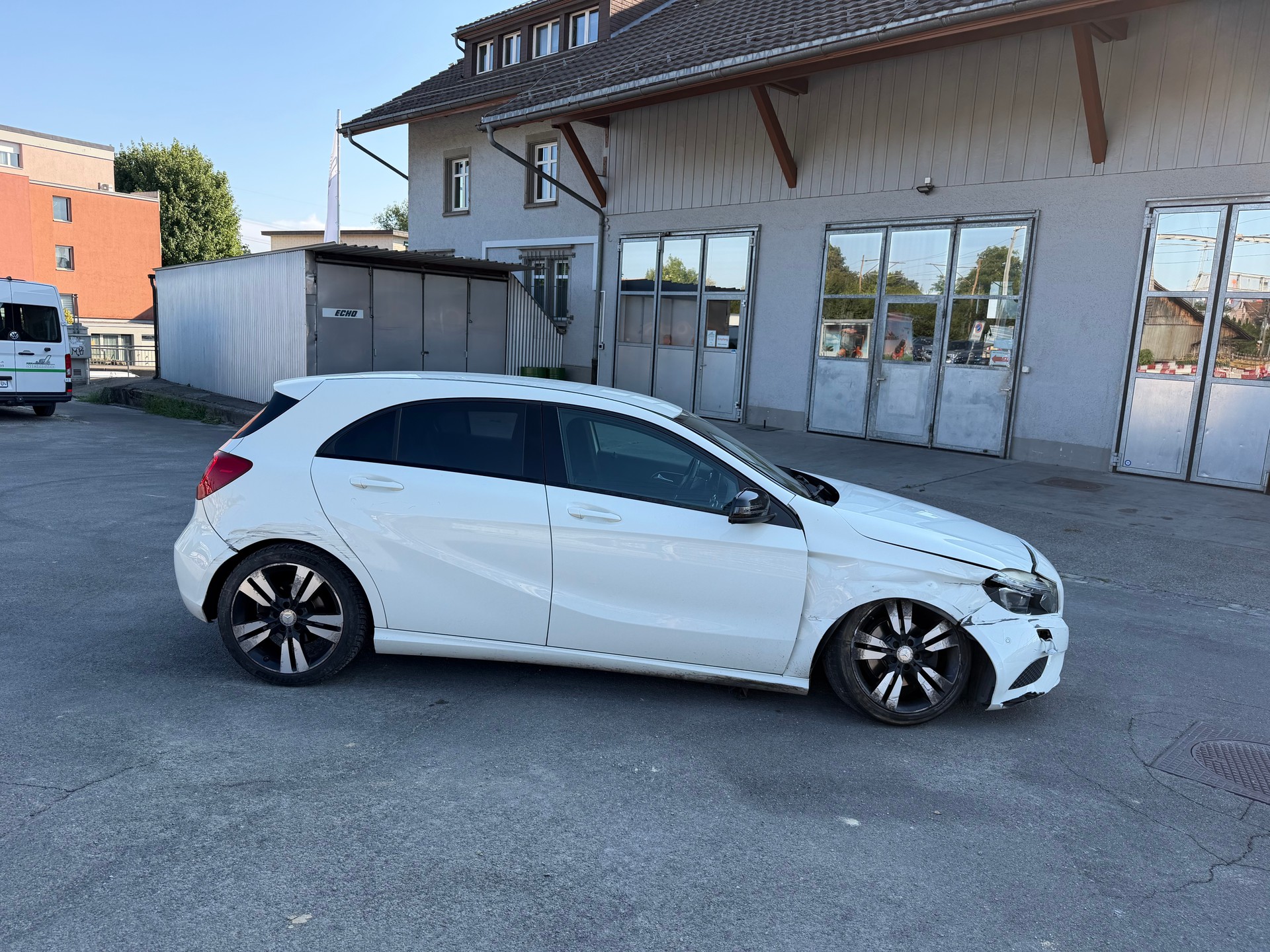 MERCEDES-BENZ A 200-image-4