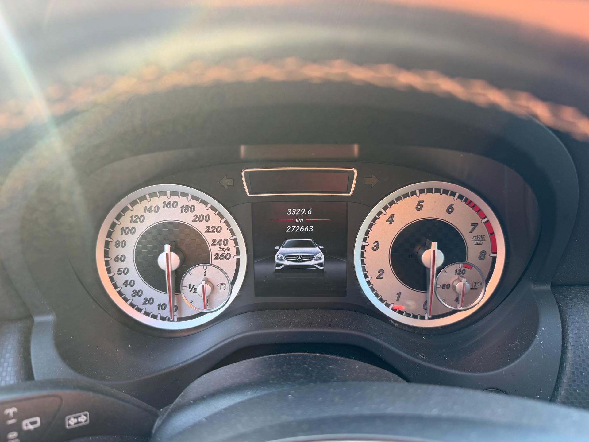 MERCEDES-BENZ A 200-image-10