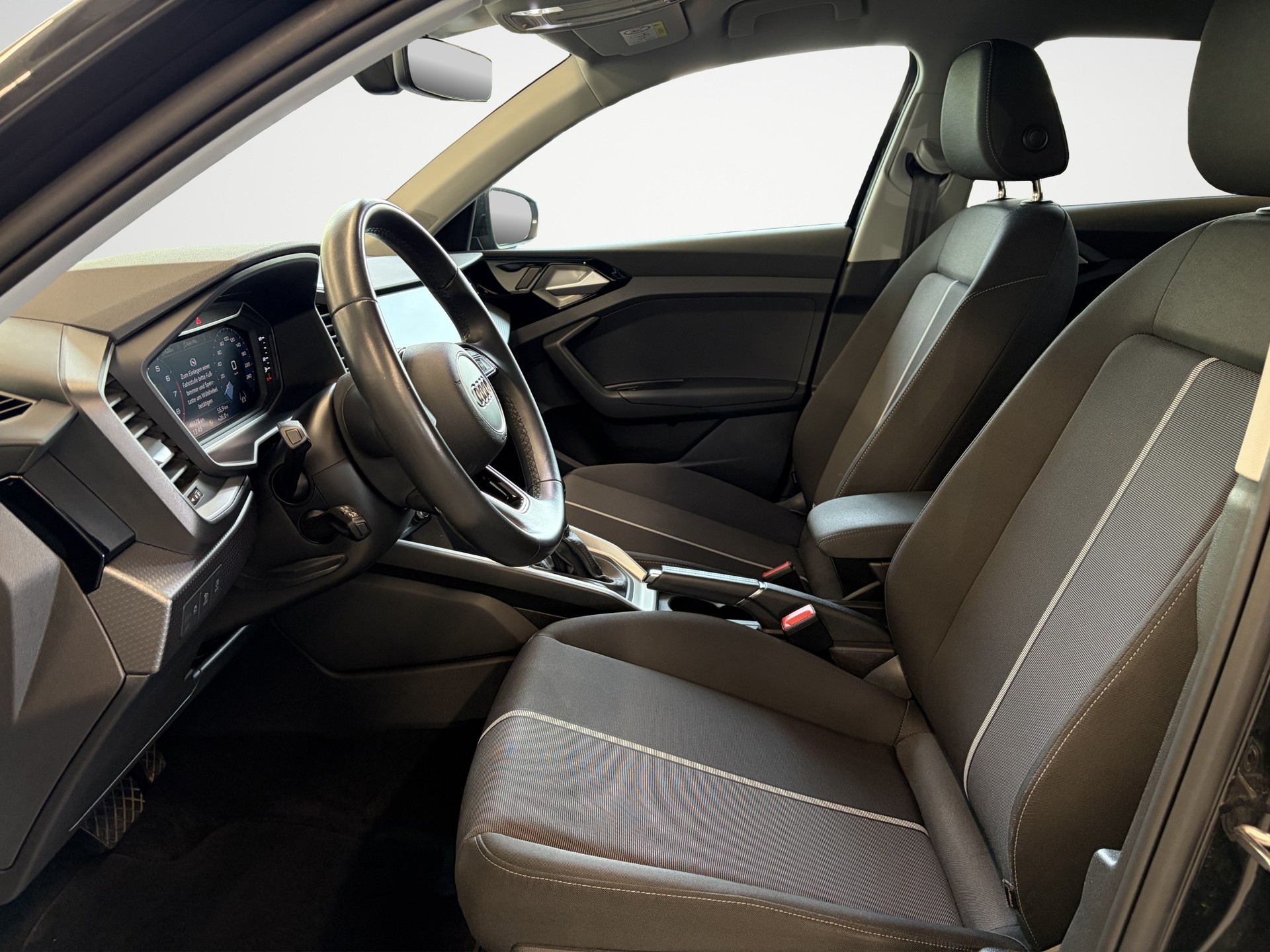 AUDI A1 Sportback 35 TFSI S-tronic-image-12