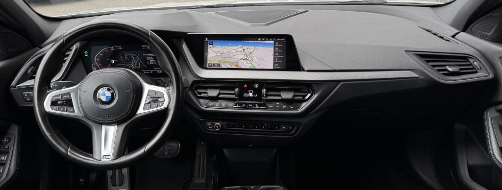 BMW 120d xDrive Steptronic M Sport-image-11