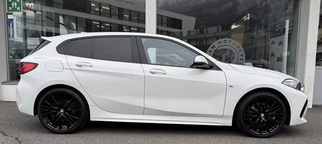 BMW 120d xDrive Steptronic M Sport-image-1