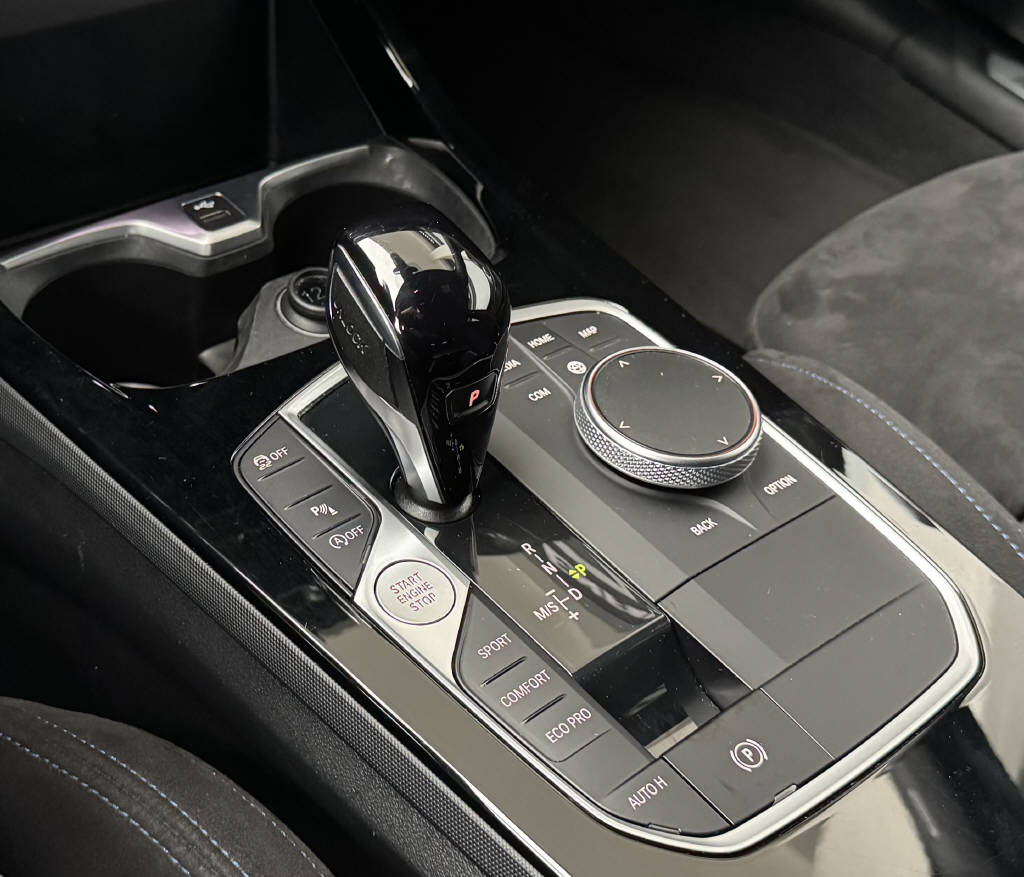 BMW 120d xDrive Steptronic M Sport-image-17