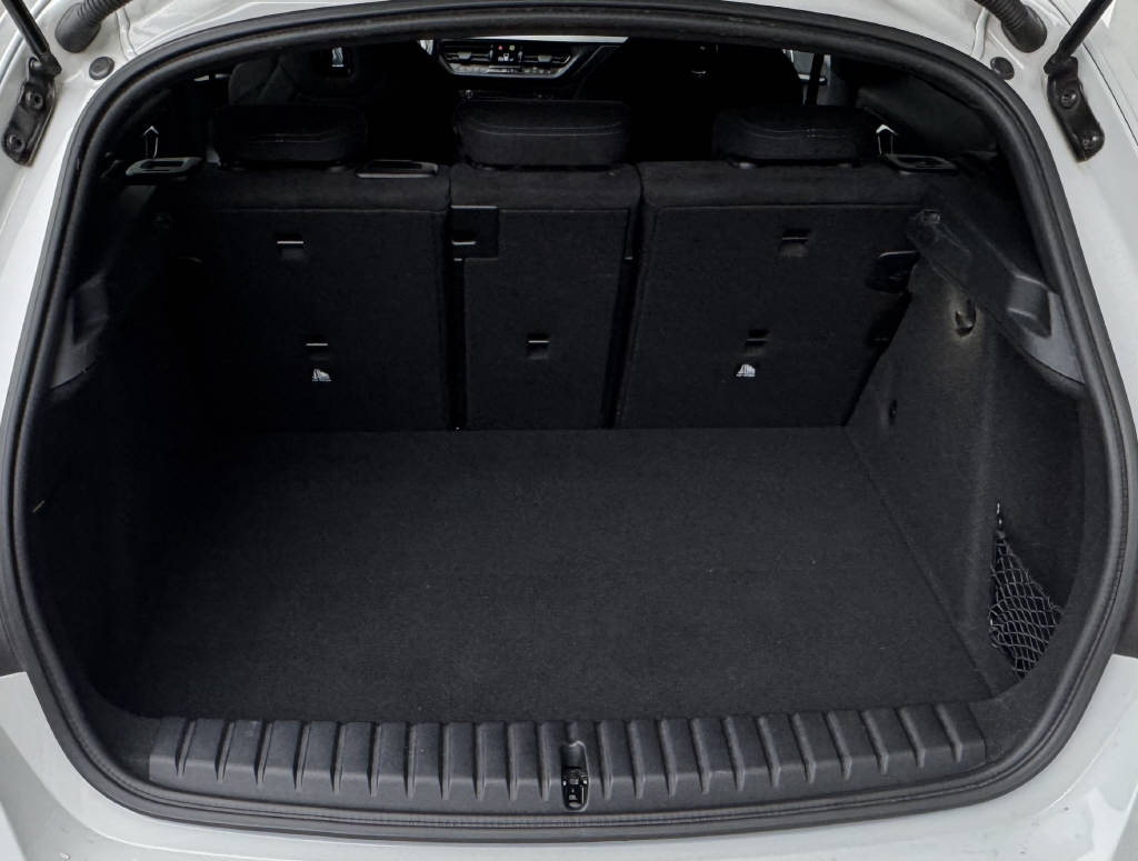 BMW 120d xDrive Steptronic M Sport-image-10