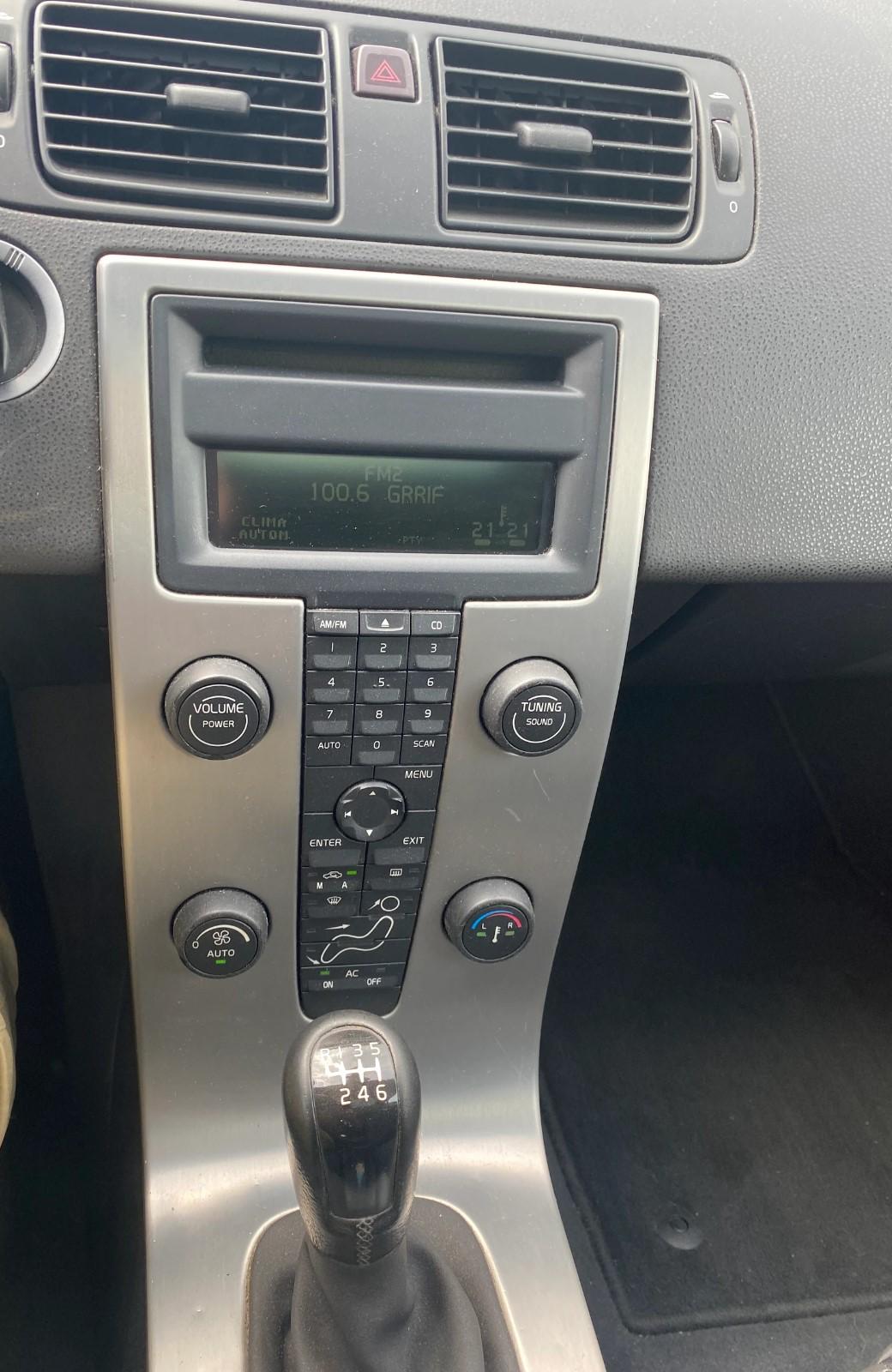 VOLVO 2.0 D Basis-image-4