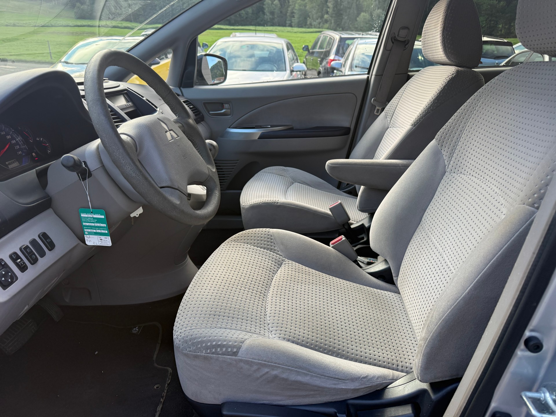 MITSUBISHI Grandis 2.4 16V Intense-image-6