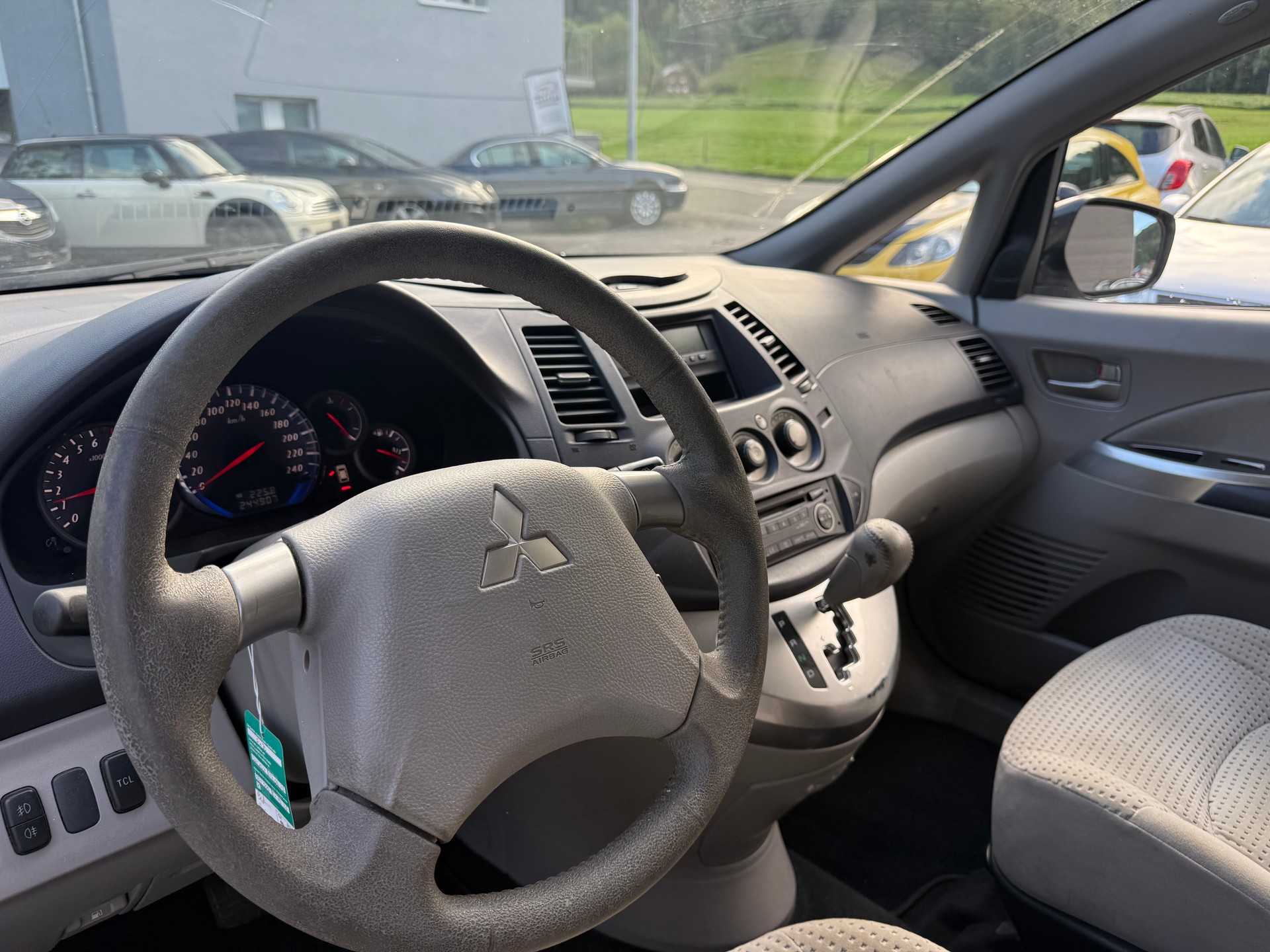 MITSUBISHI Grandis 2.4 16V Intense-image-7