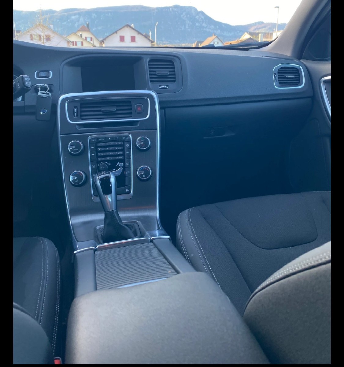 VOLVO V60 D4 Geartronic-image-8