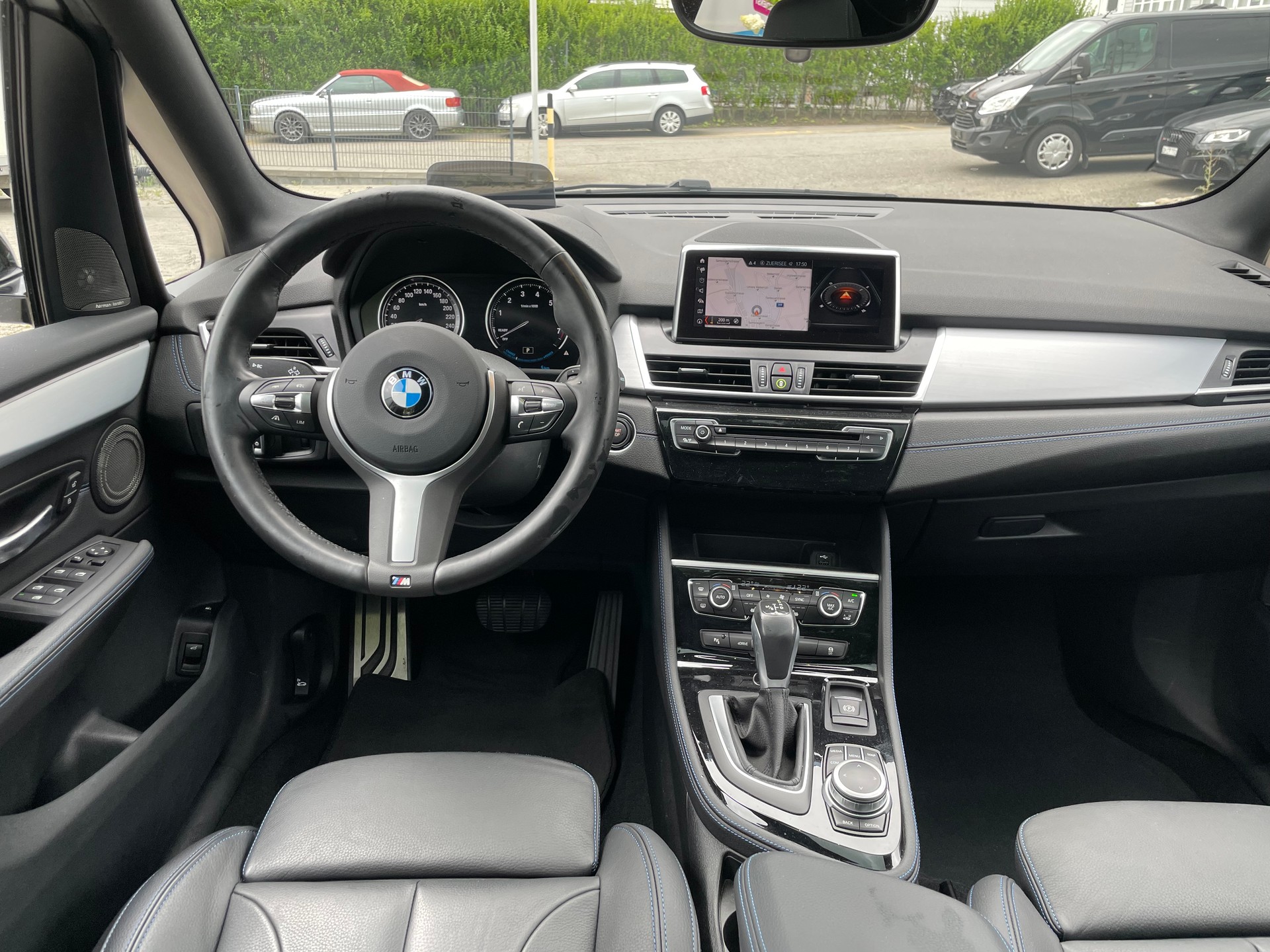 BMW 225xe iPerformance Active Tourer Steptronic Luxury Line-image-14