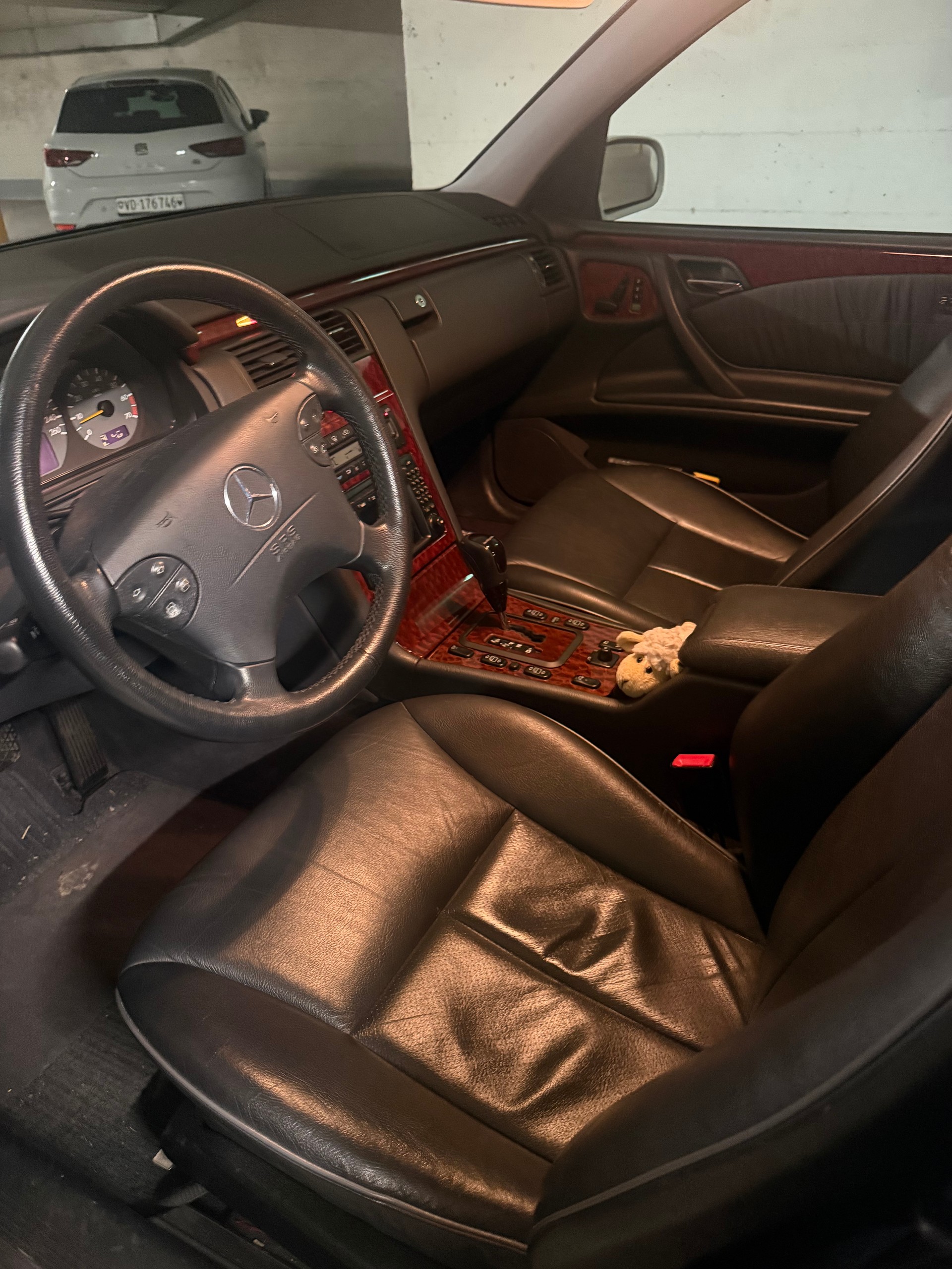 MERCEDES-BENZ E 320 Avantgarde 4-Matic Automatic-image-1