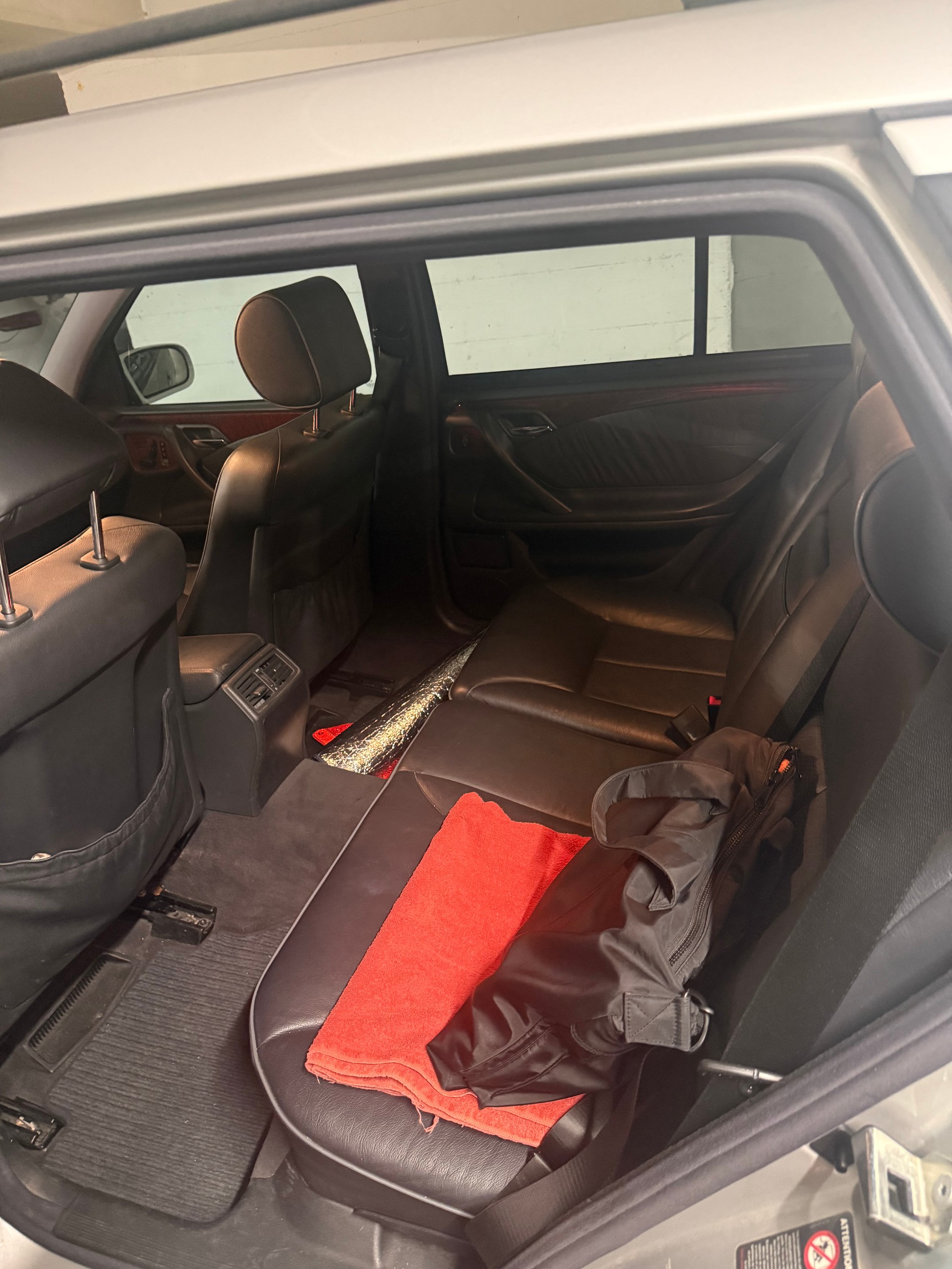 MERCEDES-BENZ E 320 Avantgarde 4-Matic Automatic-image-3