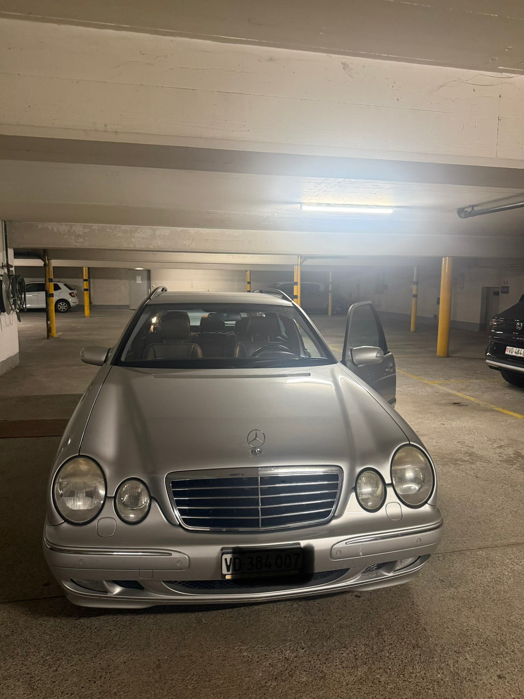 MERCEDES-BENZ E 320 Avantgarde 4-Matic Automatic-image-0