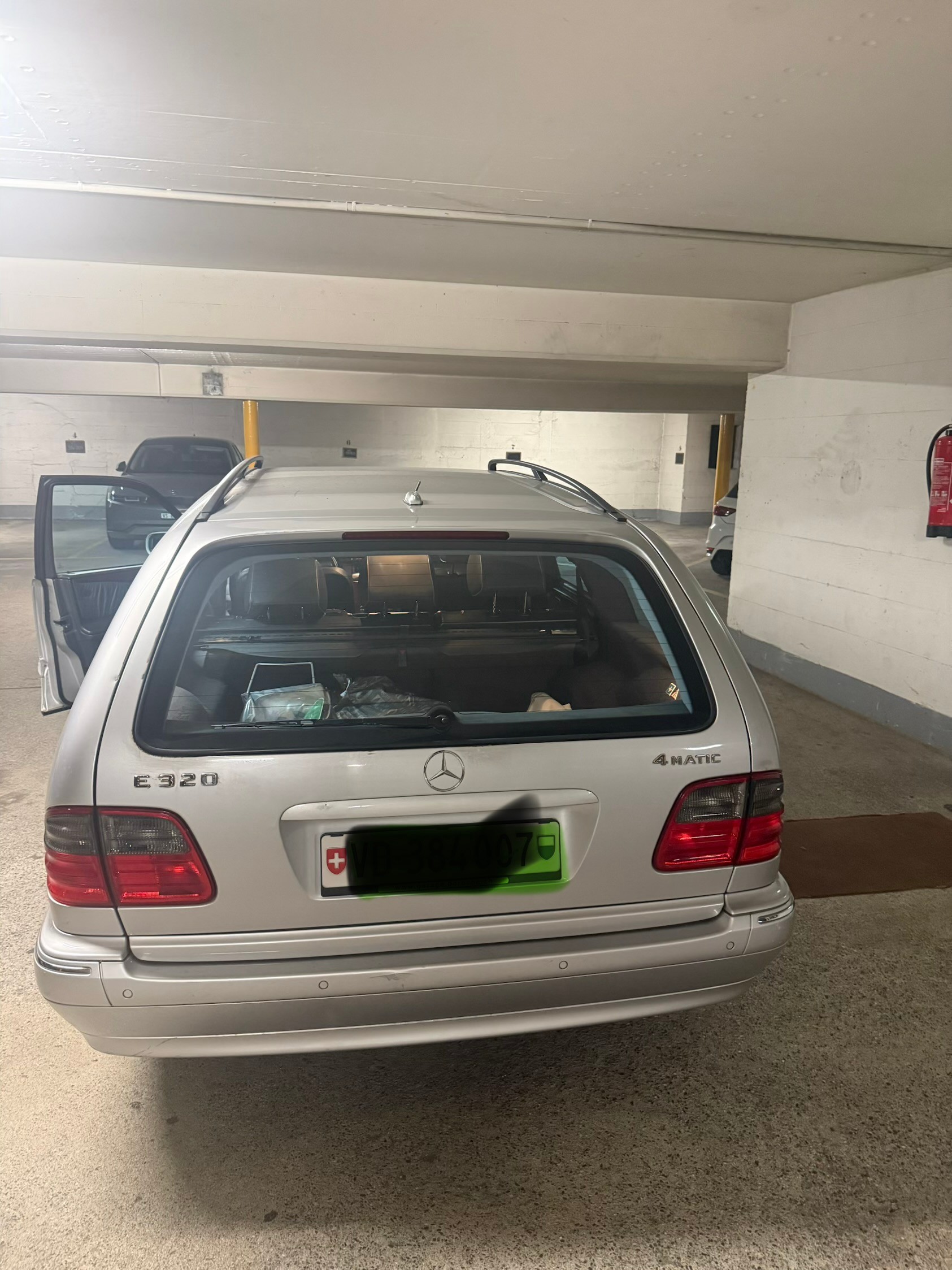 MERCEDES-BENZ E 320 Avantgarde 4-Matic Automatic-image-9