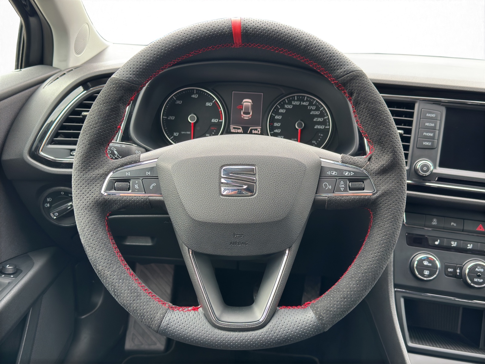 SEAT Leon ST 1.6 TDI Style 4Drive-image-9