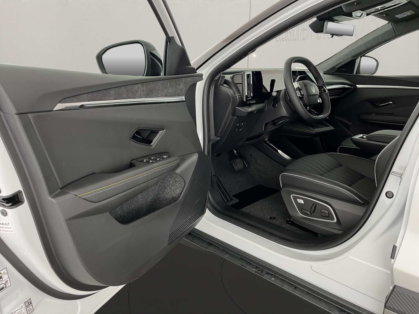 RENAULT Scénic E-Tech iconic-image-6