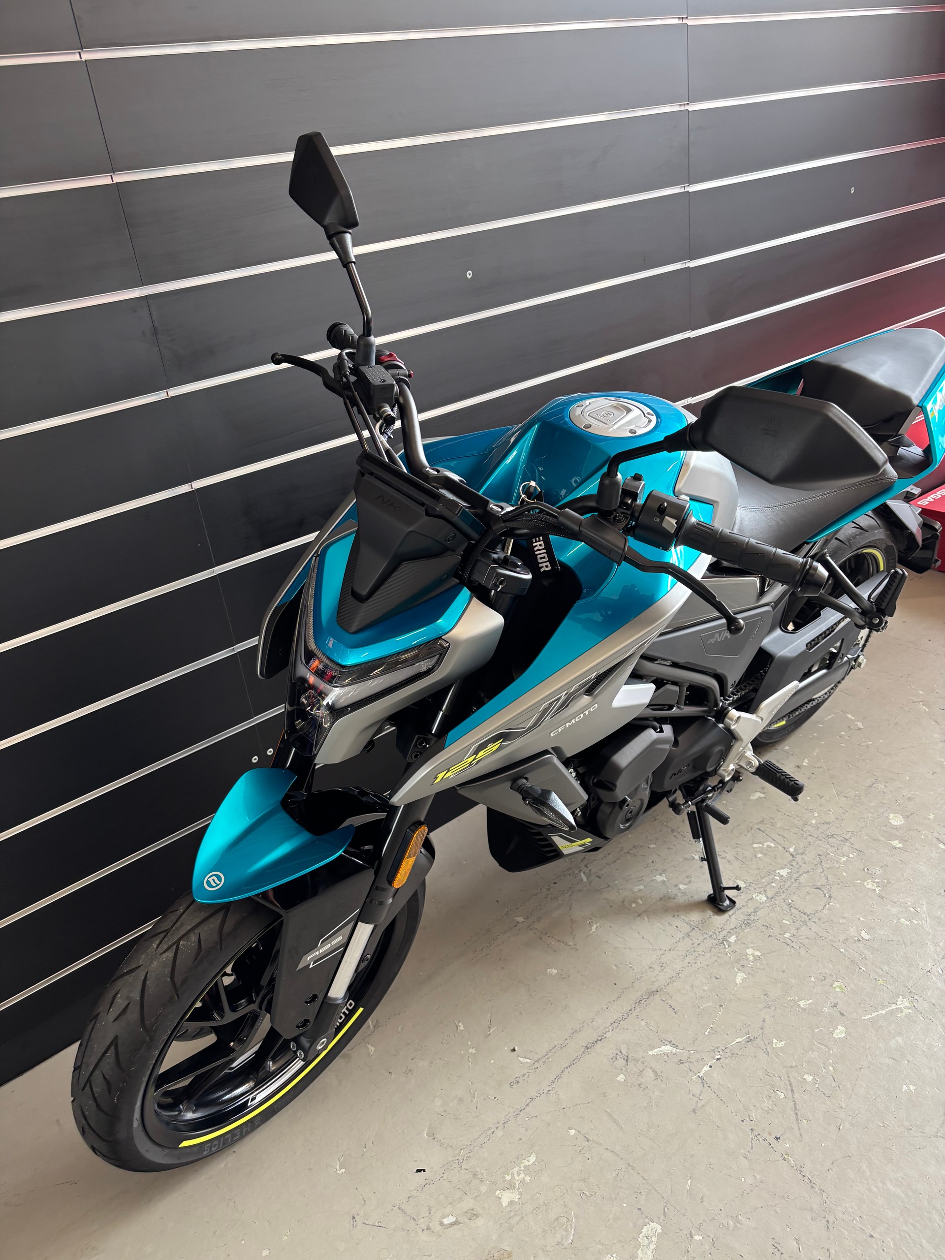 CF MOTO 125NK-showroom-element-3