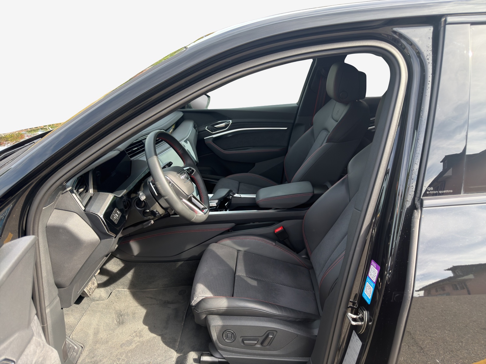 AUDI Q8 55 e-tron Black Edition quattro-image-8