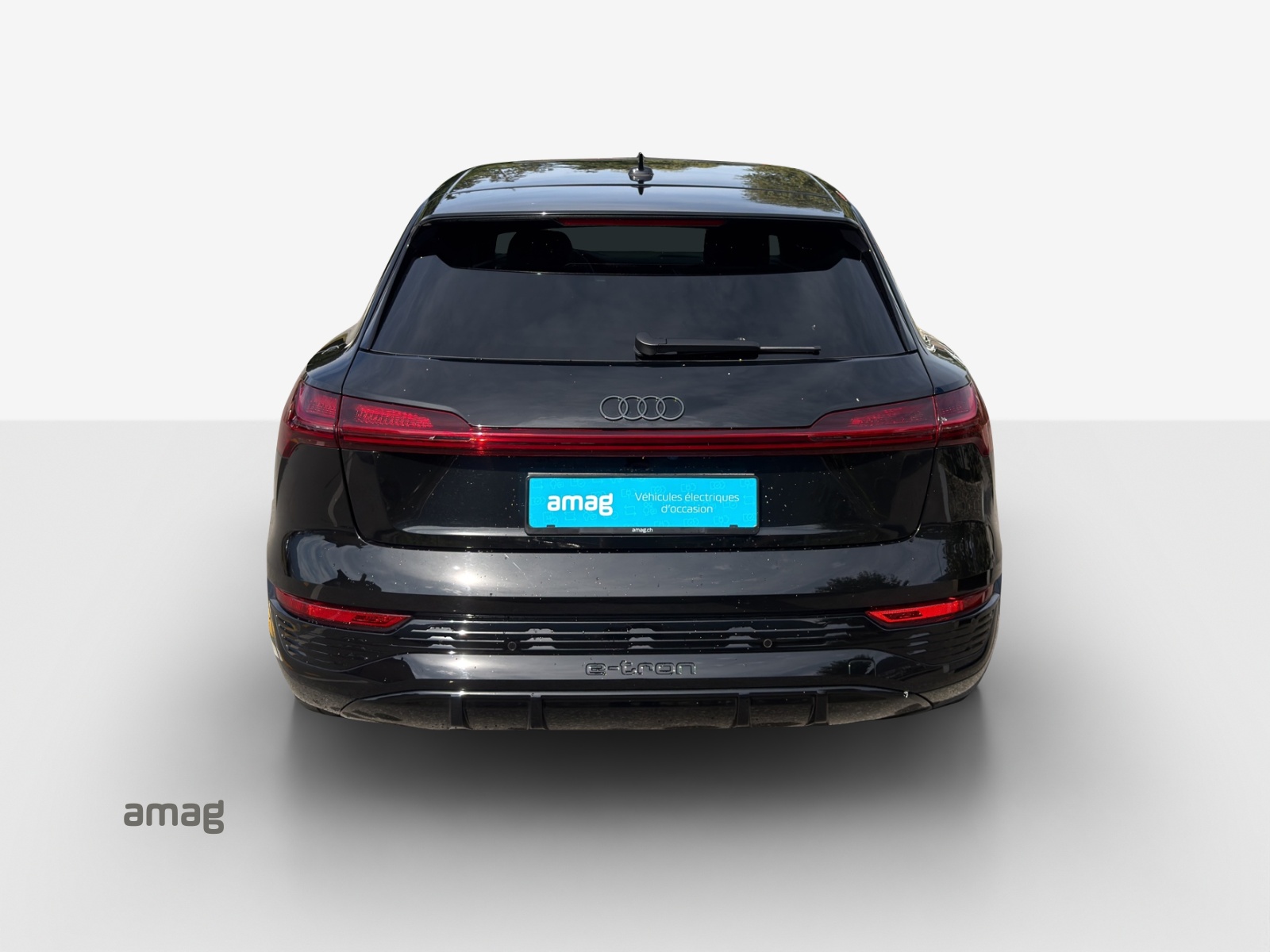 AUDI Q8 55 e-tron Black Edition quattro-image-4