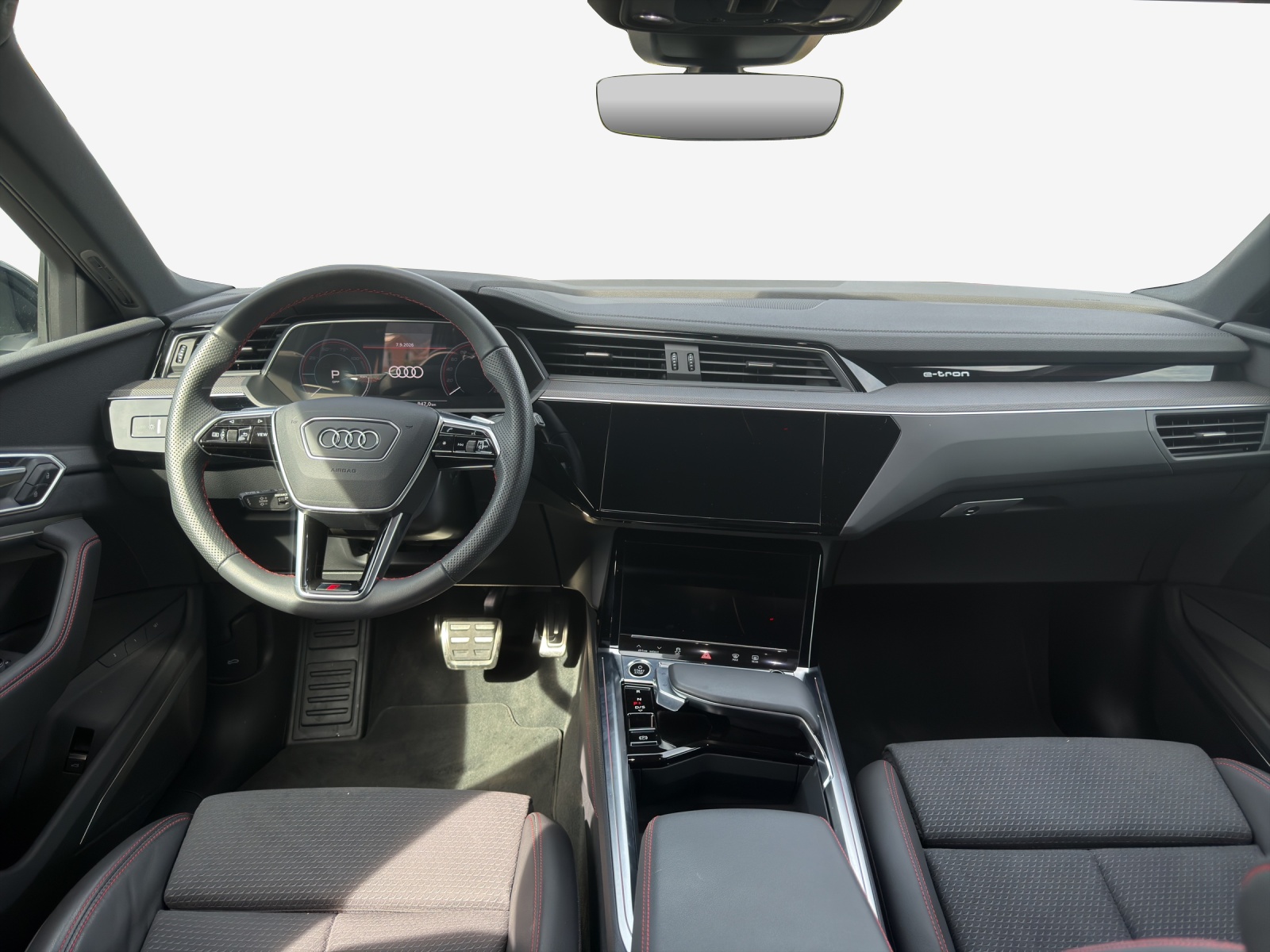 AUDI Q8 55 e-tron Black Edition quattro-image-9