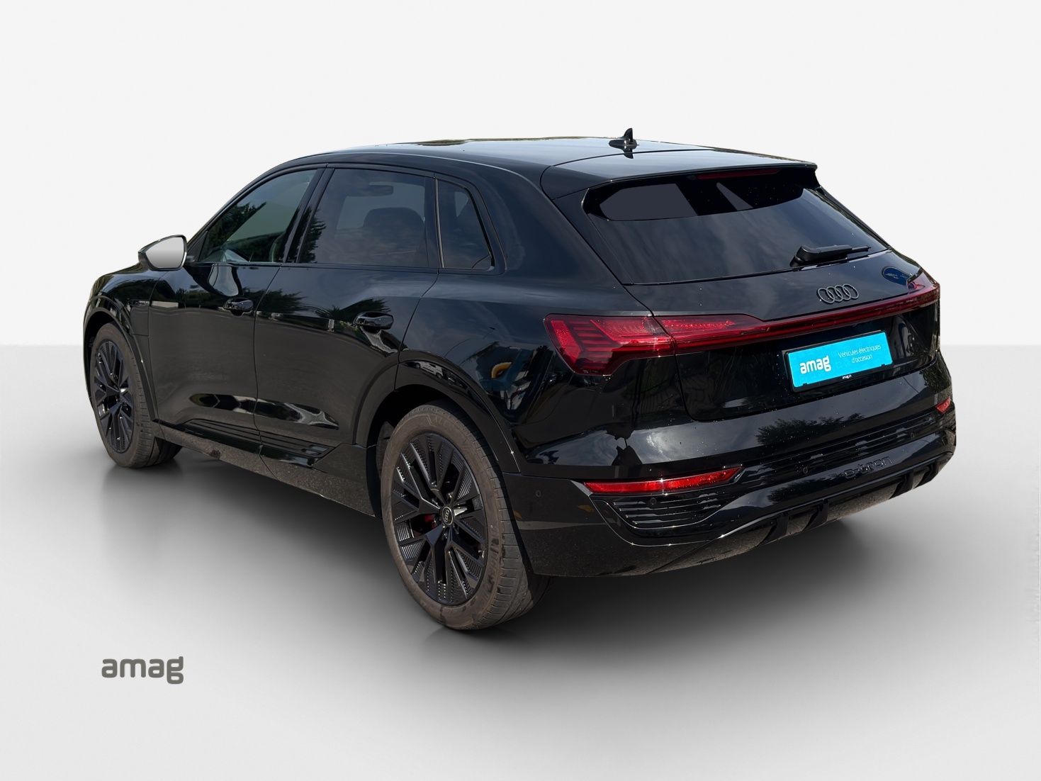 AUDI Q8 55 e-tron Black Edition quattro-image-2