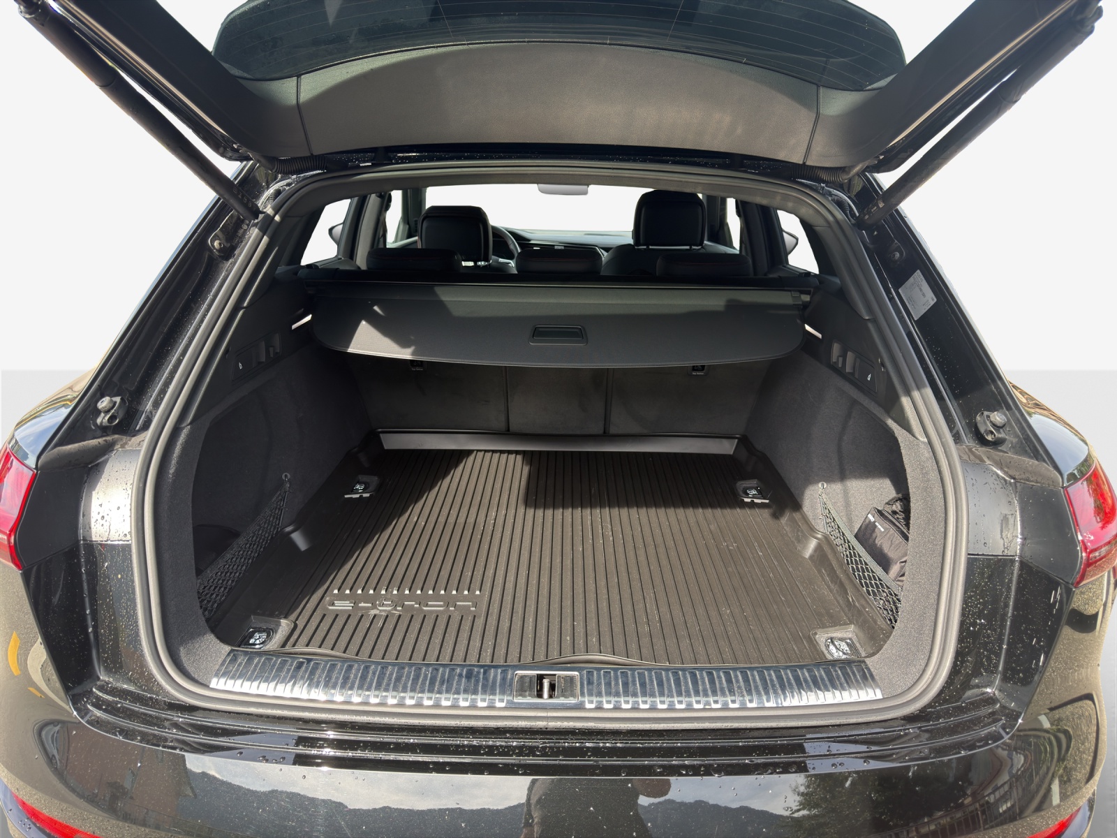 AUDI Q8 55 e-tron Black Edition quattro-image-13