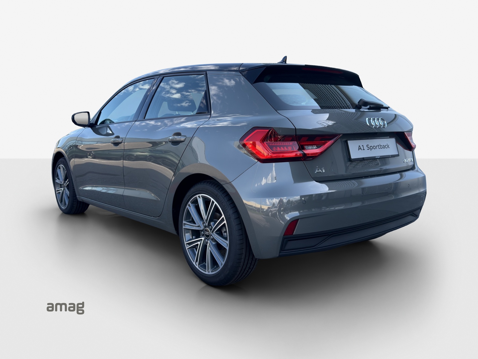 AUDI A1 Sportback 30 TFSI Attraction S-tronic-image-2