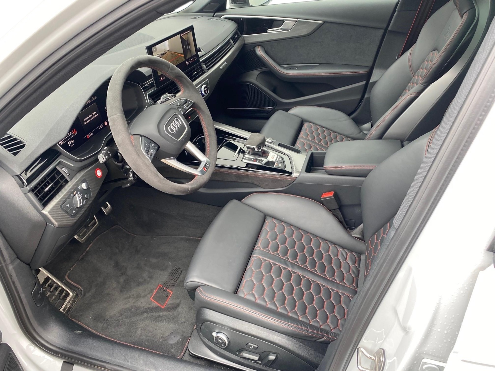 AUDI RS4 Avant quattro tiptronic-image-4
