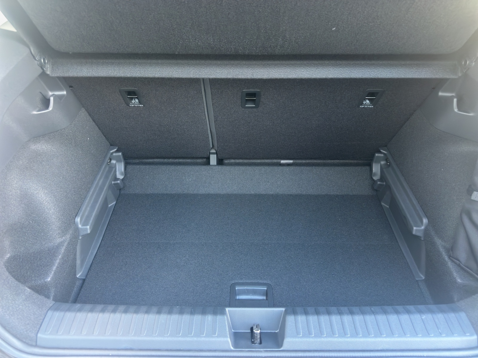 VW ID.Polo 52 kWh Life Edition One-image-12
