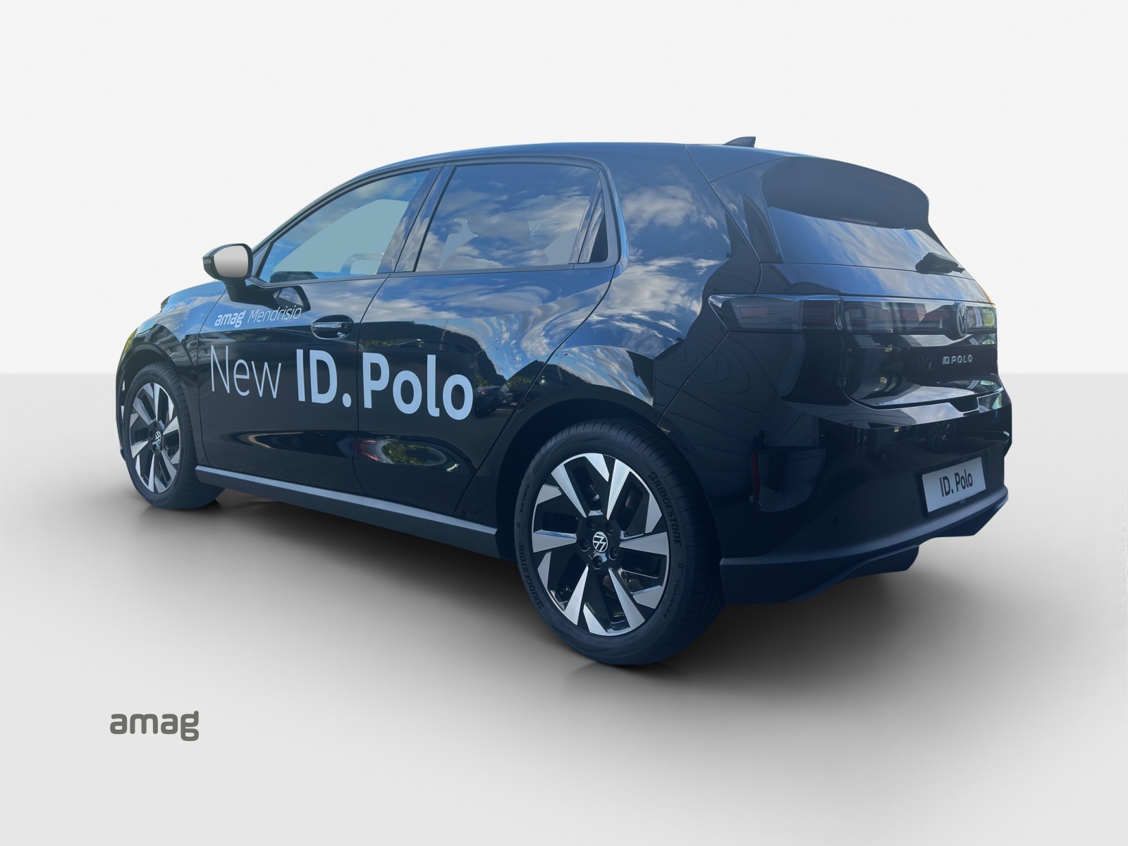 VW ID.Polo 52 kWh Life Edition One-showroom-element-2