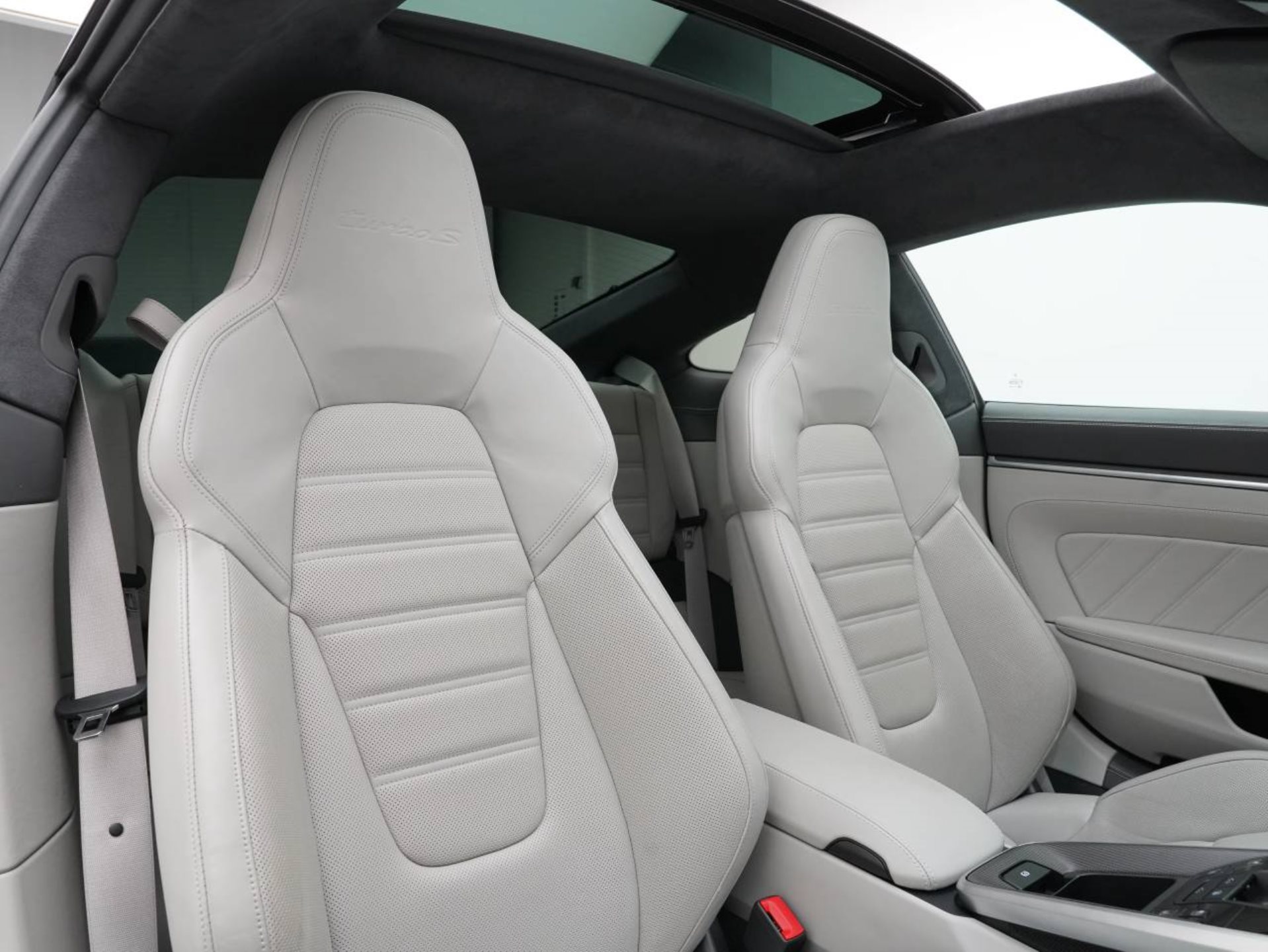 PORSCHE 911 Turbo S-image-25