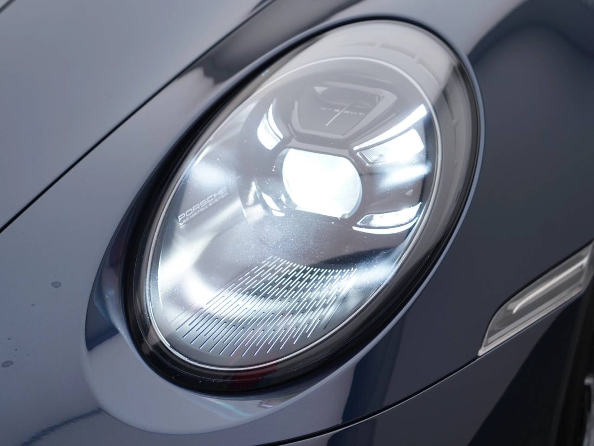 PORSCHE 911 Turbo S-image-12