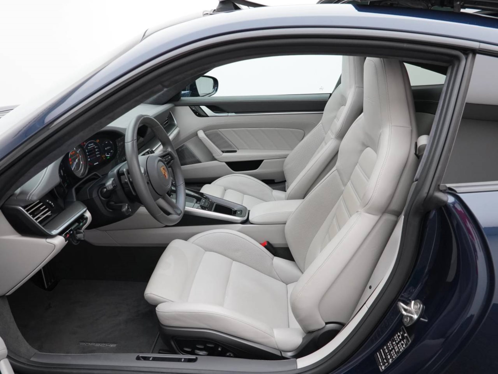 PORSCHE 911 Turbo S-image-14