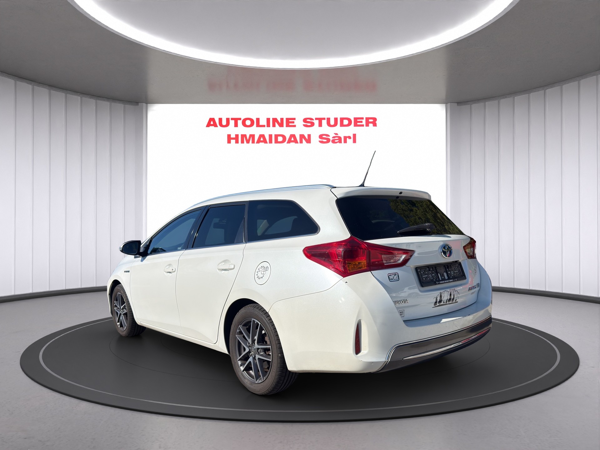 TOYOTA Auris Touring Sports 1.8 16V HSD Linea Luna-image-1