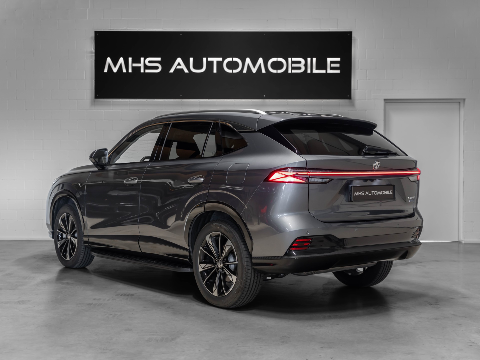 MG HS 1.5 T PHEV Luxury-image-2