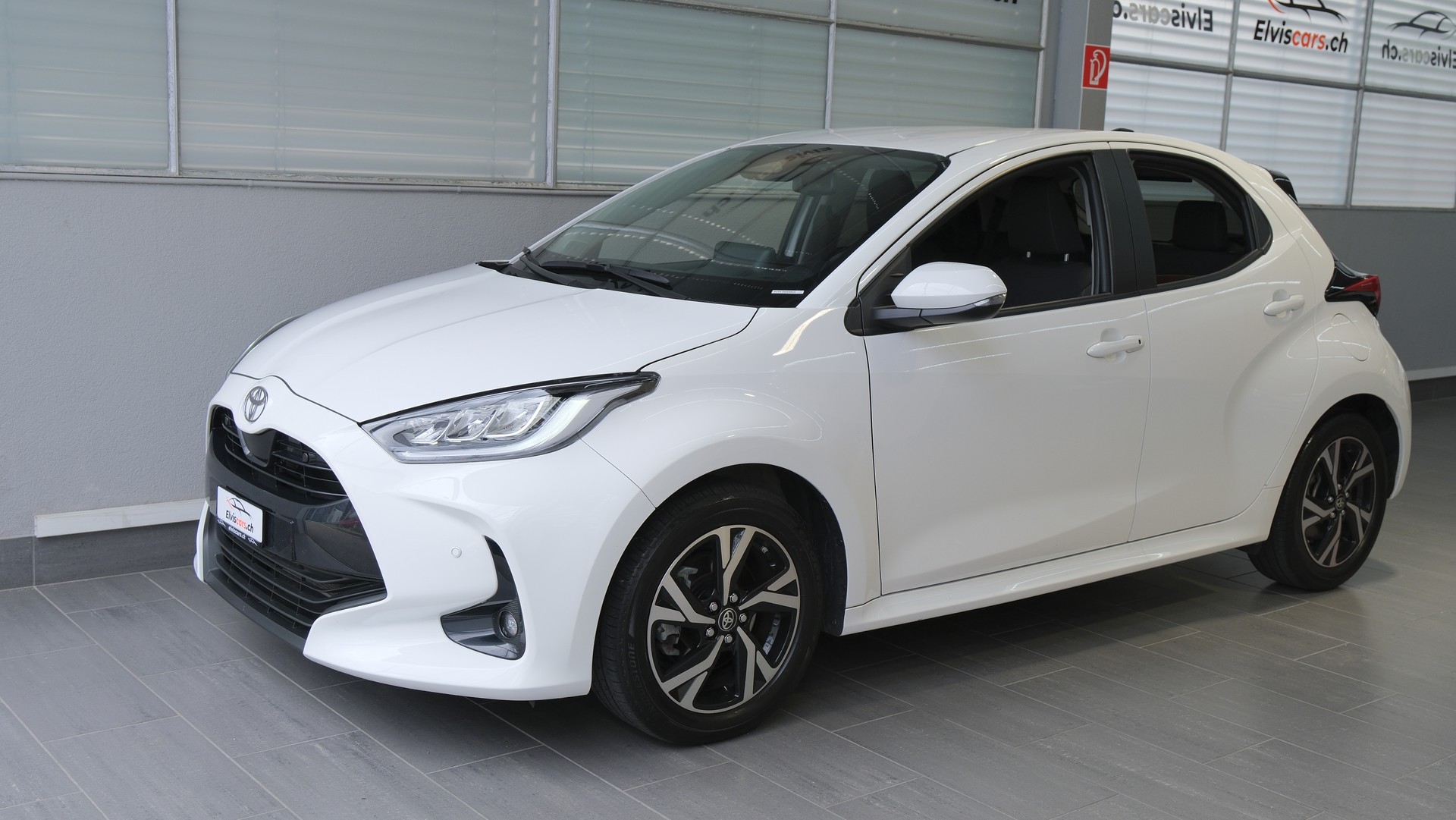 TOYOTA Yaris 1.5 Trend e-CVT-image-8