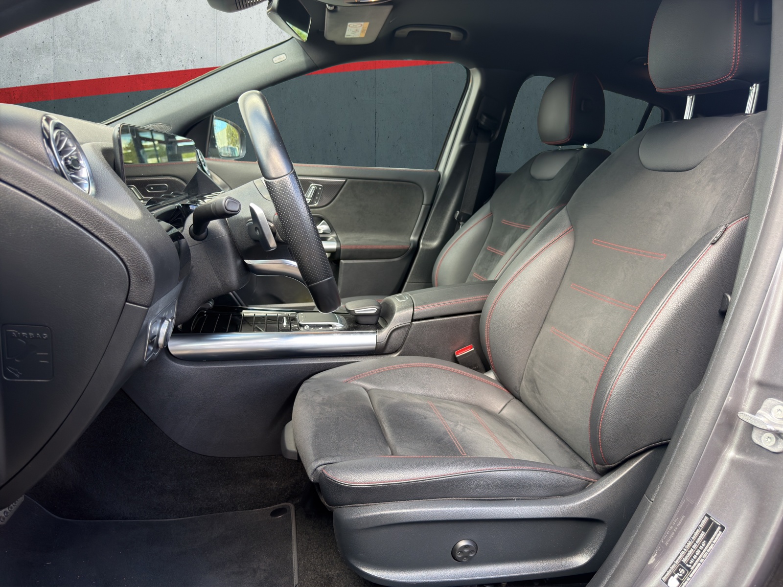 MERCEDES-BENZ GLA 220d 4Matic AMG Line 8G-DCT-image-8