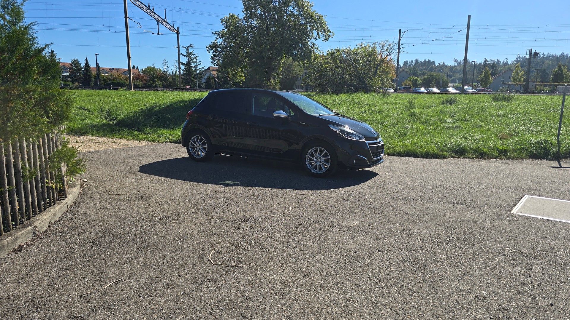 PEUGEOT 208 1.2 PureTech Style-image-14