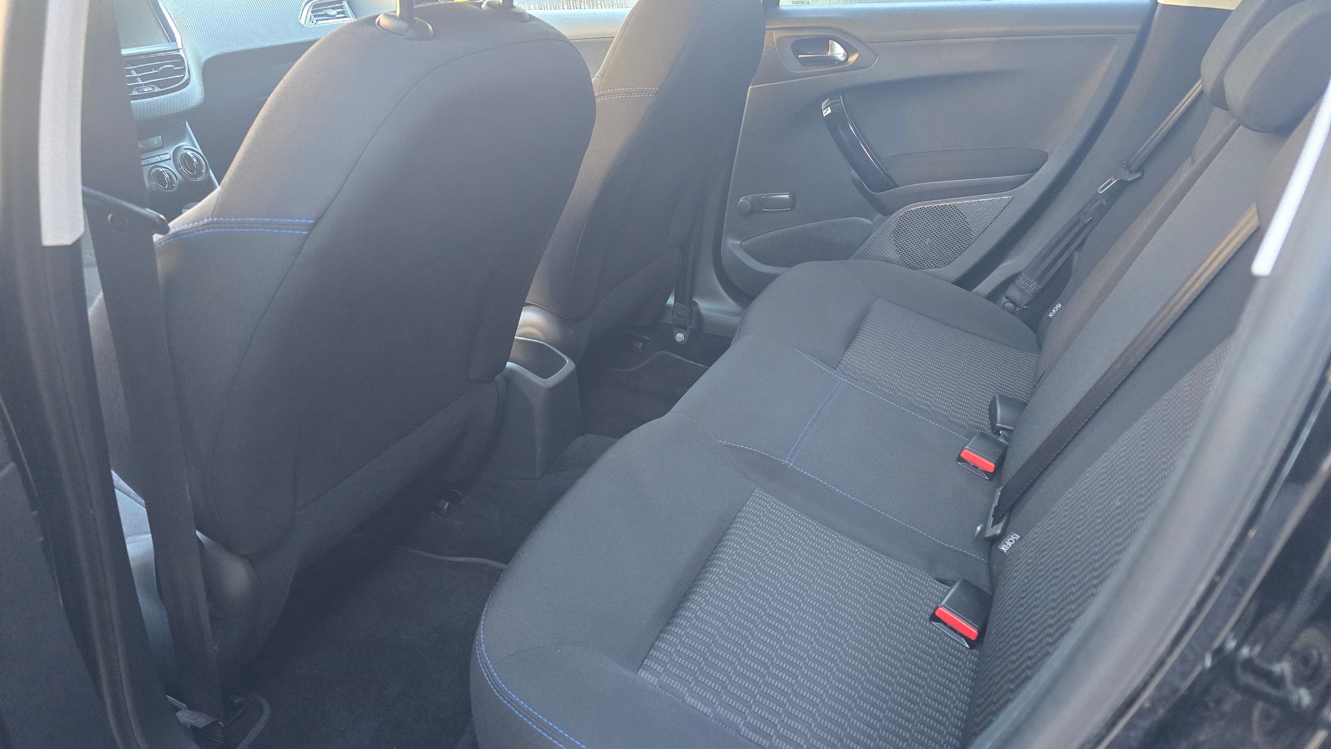 PEUGEOT 208 1.2 PureTech Style-image-20