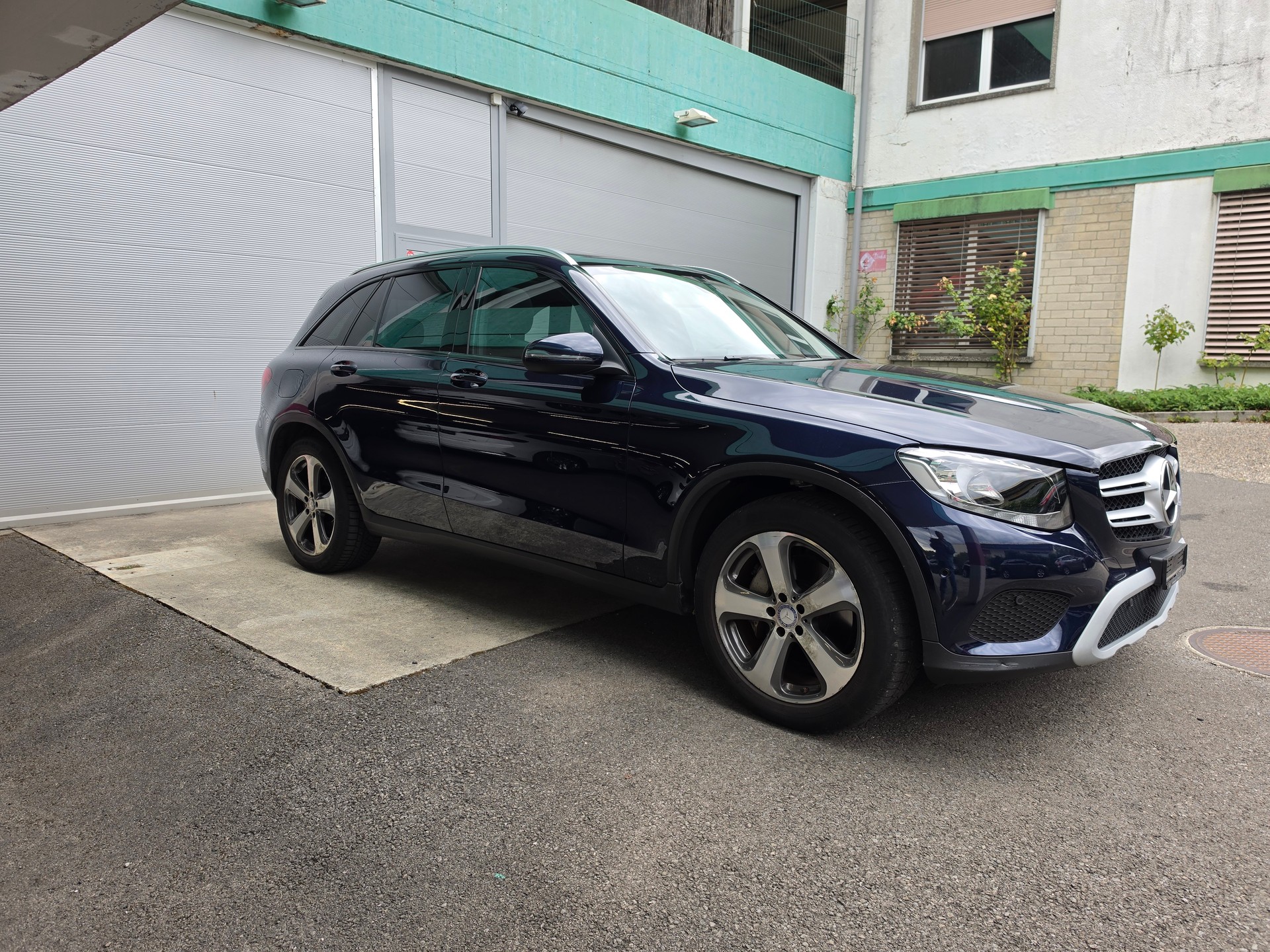 MERCEDES-BENZ GLC 250 Off-Road 4Matic 9G-Tronic-image-2