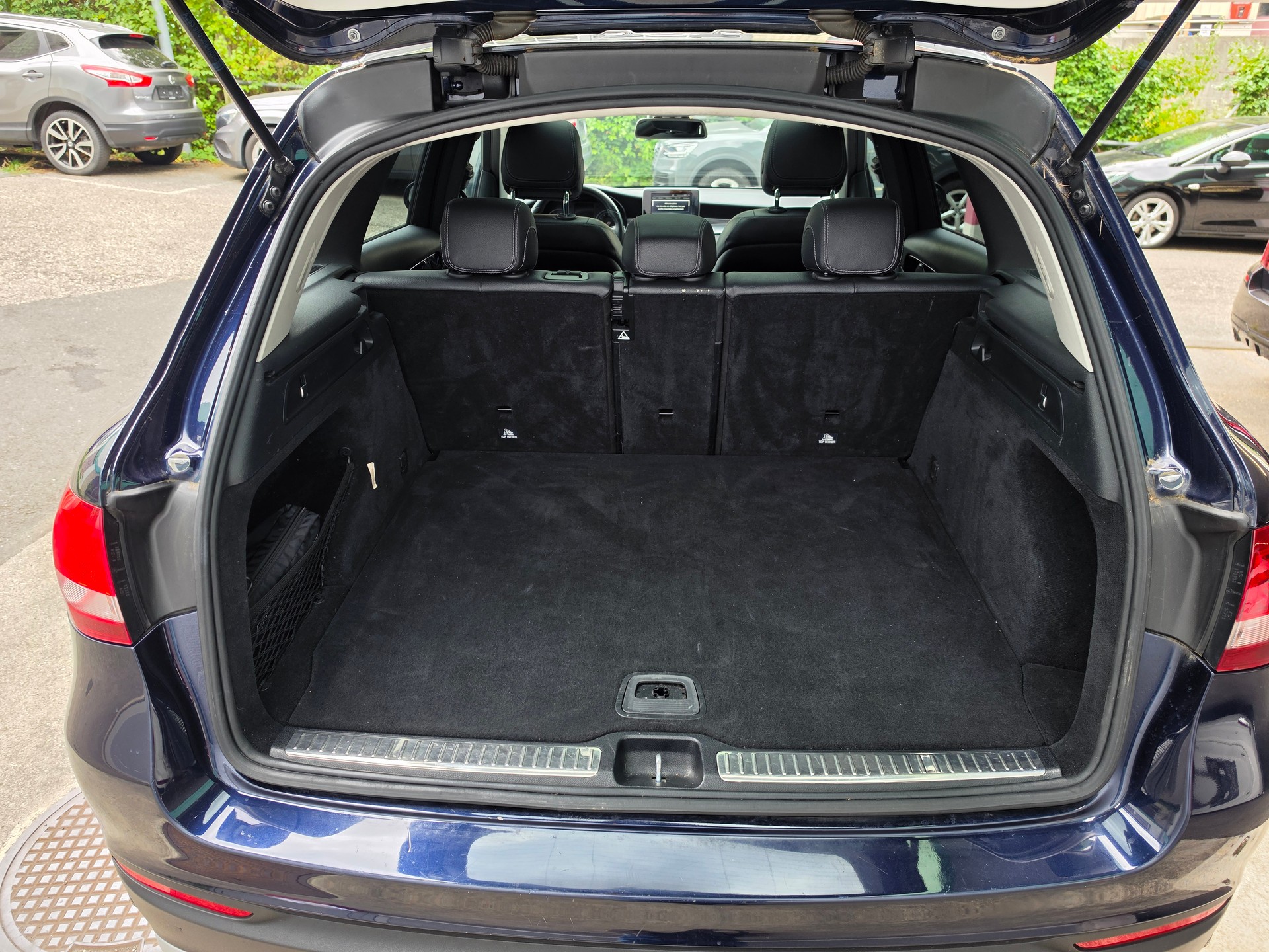 MERCEDES-BENZ GLC 250 Off-Road 4Matic 9G-Tronic-image-13