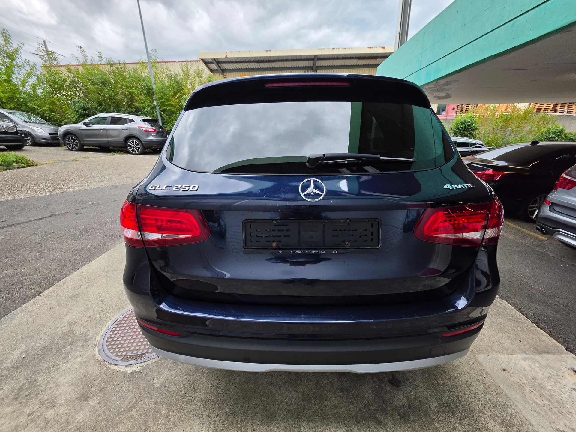 MERCEDES-BENZ GLC 250 Off-Road 4Matic 9G-Tronic-image-4
