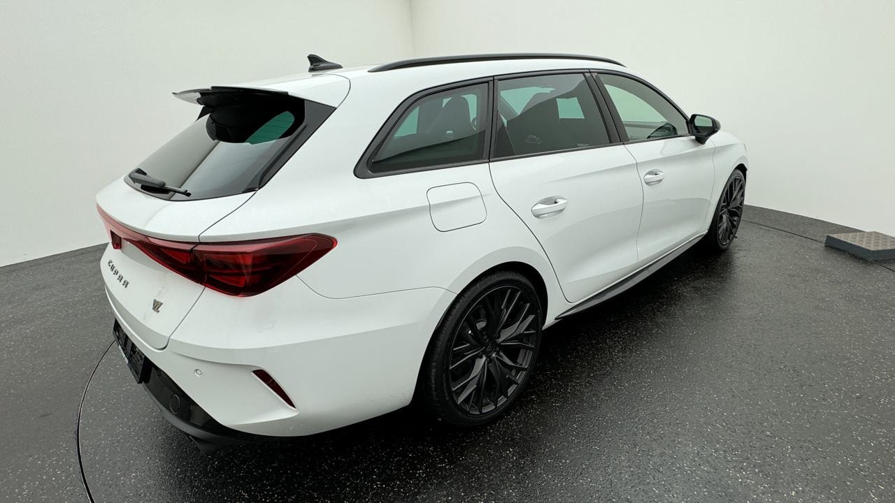 CUPRA LEON ST 2.0 TSI VZ Black Edition-image-2