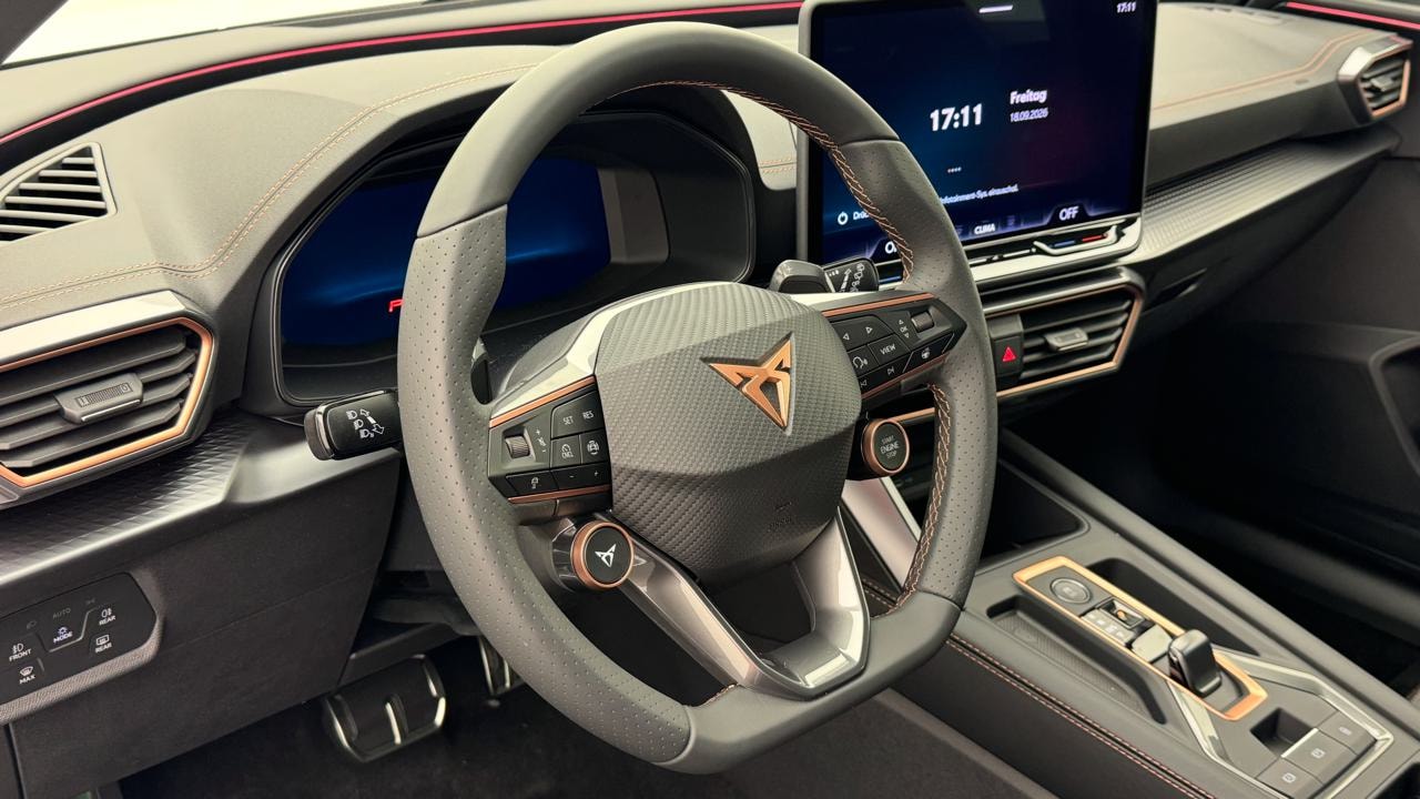 CUPRA LEON ST 2.0 TSI VZ Black Edition-image-7