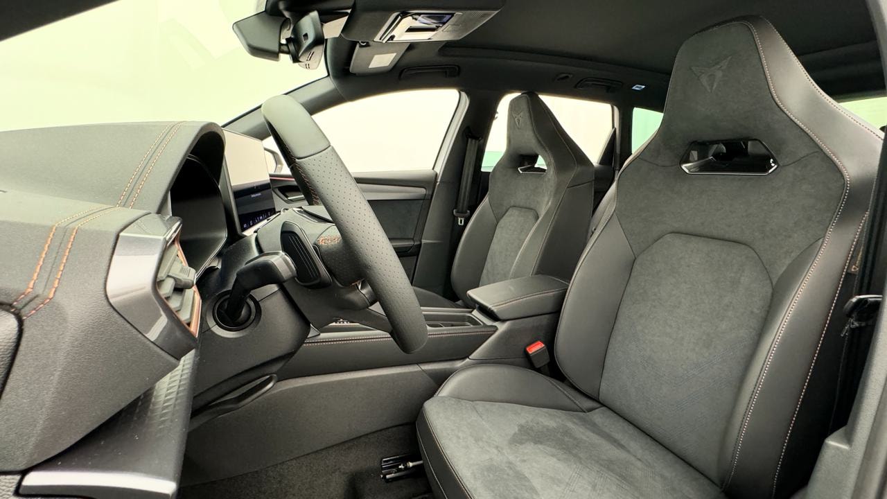 CUPRA LEON ST 2.0 TSI VZ Black Edition-image-5