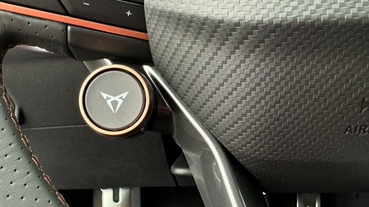 CUPRA LEON ST 2.0 TSI VZ Black Edition-image-10