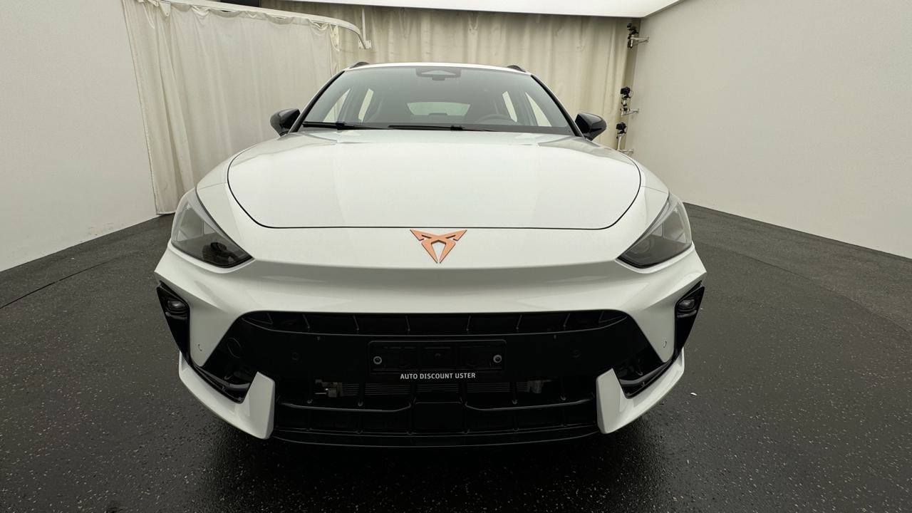 CUPRA LEON ST 2.0 TSI VZ Black Edition-image-4